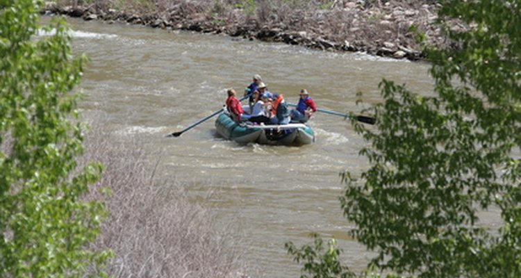 Navegar en balsa en el Colorado River es una aventura en si misma.