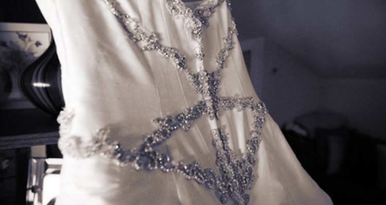 Keep a Victorian theme when putting together your costume.
