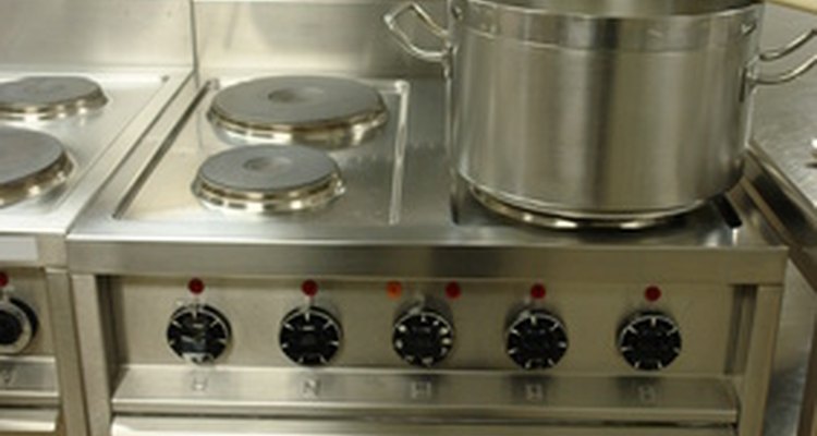 Las ollas para enlatados se usan con frecuencia para preparar salmuera.