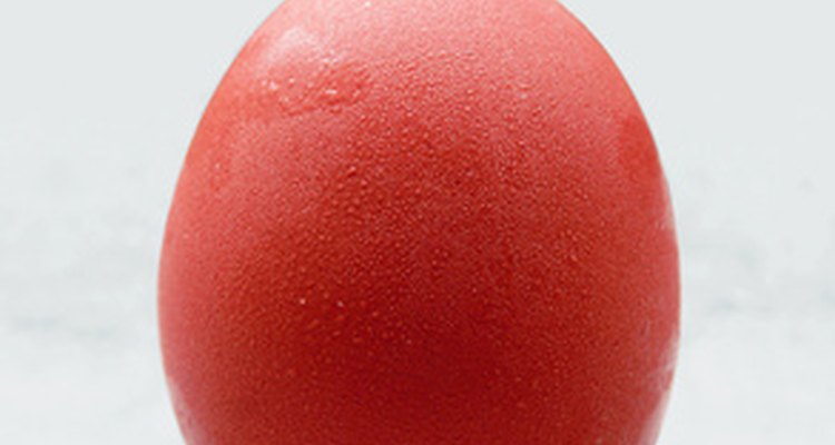 Los huevos rojos, símbolo de salud y felicidad, se dan a los padres chinos para festejar el nacimiento de un niño.