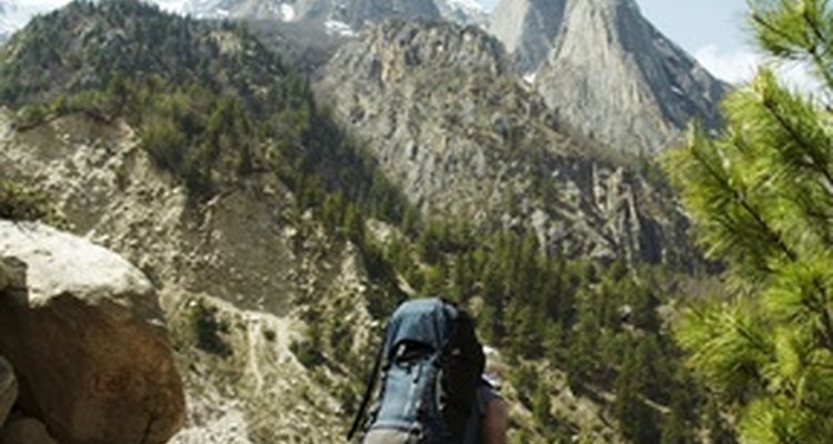 Se você planeja carregar tudo o que precisa em uma só mochila, um colchão inflável pode ser uma ferramenta