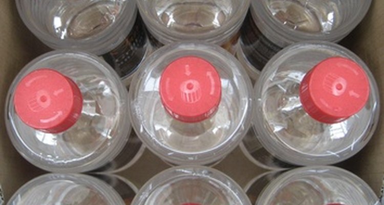 Las botellas plásticas se pueden reutilizar como material para cercas.