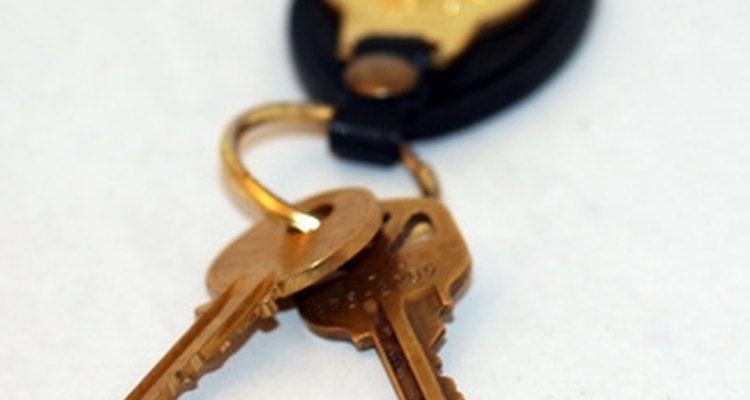 Itens como chaves devem ser removidos dos bolsos durante a inspeção