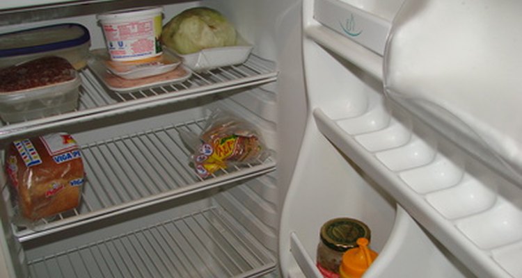El agua que gotea a tu refrigerador es un problema que puede resolverse fácilmente.