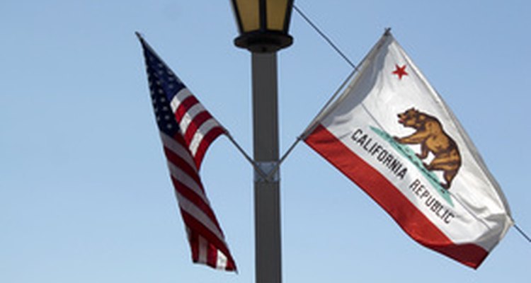 La bandera de California fue adoptada en 1911.