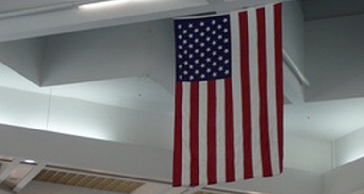 the-proper-way-to-hang-a-us-flag-from-the-wall-or-ceiling