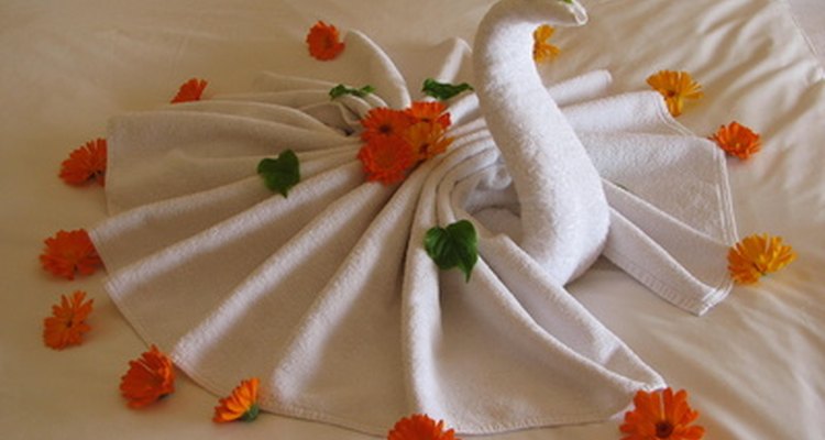 Hay muchas formas originales para doblar toallas de manera elegante.