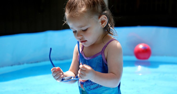Las piscinas para niños se pueden inflar de varias maneras.
