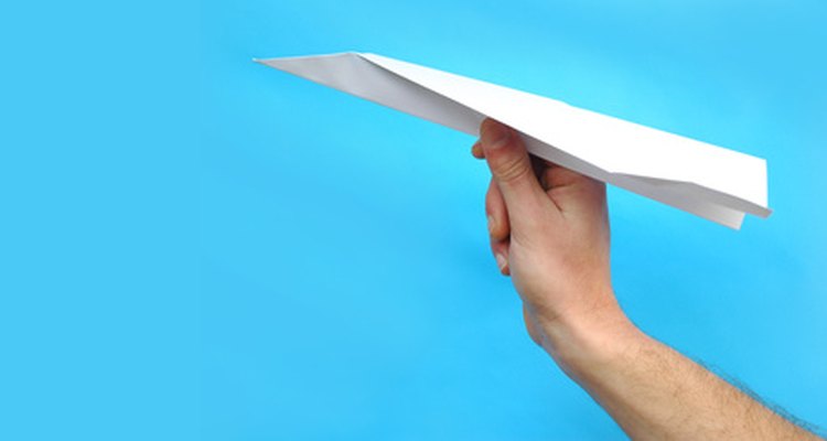 Muitos brinquedos que se movem podem ser feitos, inclusive coisas simples como um avião de papel