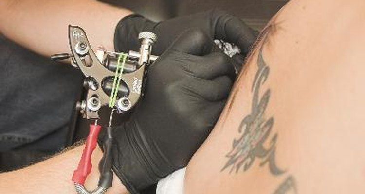 La primera versión de la máquina de tatuaje fue inventada por Thomas Edison, y luego modificada por Samuel O´Reilly.