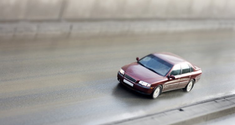 Um sensor de posição do acelerador defeituoso pode fazer o carro hesitar ao acelerar