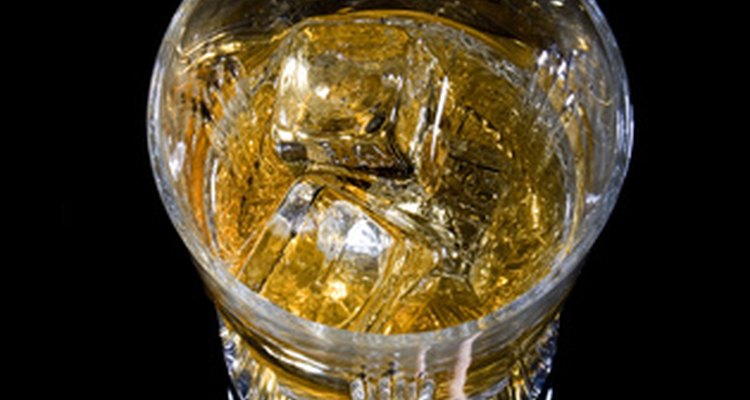 El escocés es un tipo de whisky producido en Escocia.