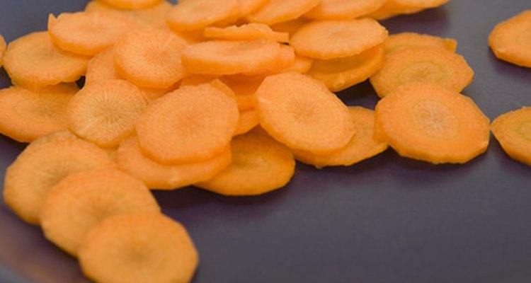 Fatias de cenoura podem ser desidratadas e armazenadas para uso posterior