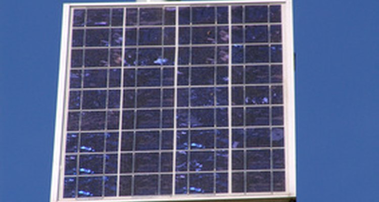 El primer paso para avanzar hacia la energía solar residencial es calcular el uso promedio de energía en tu hogar.