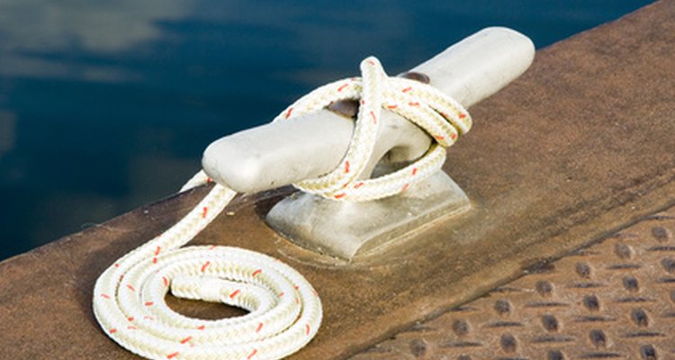 An open-base horn cleat