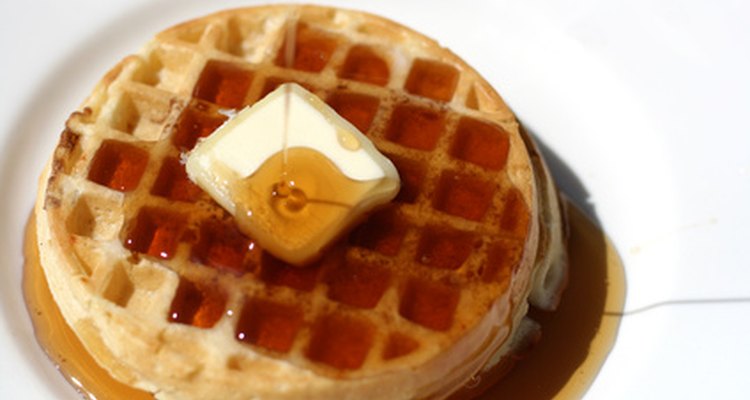 Los waffles crujientes crean un desayuno delicioso.