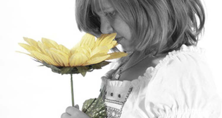 Try to restore your sense of smell and taste by using home remedies.