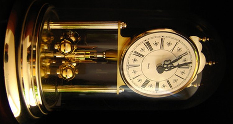 En los relojes de cuarzo, el cristal de cuarzo permite un cronometraje preciso.