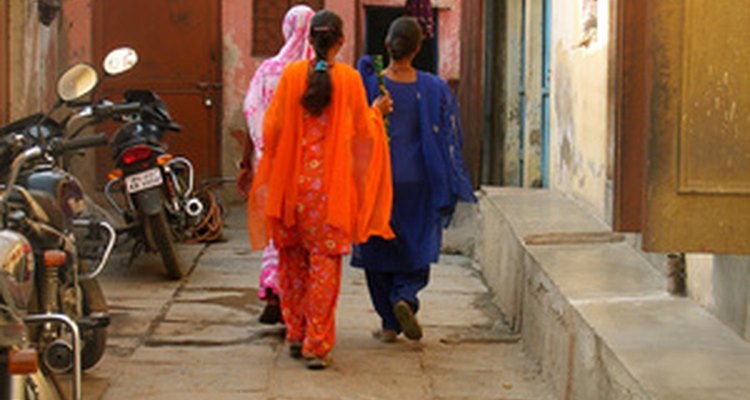 Na Índia, roupas justas ou decotadas são consideradas inapropriadas ou sinal de pobreza