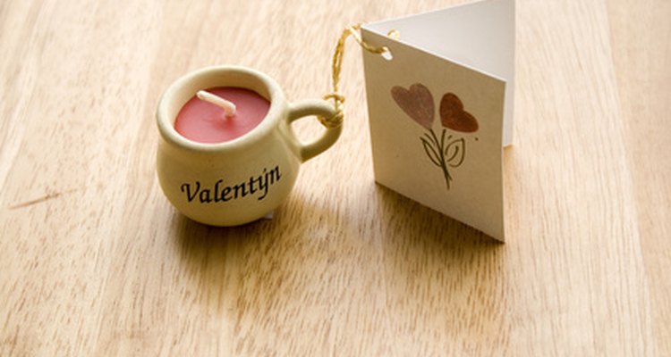Adding a pesonal touch to a card or gift is easy online.