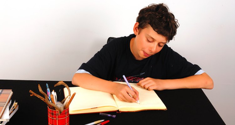 Enséñale a tu hijo a escribir párrafos de a una oración a la vez.