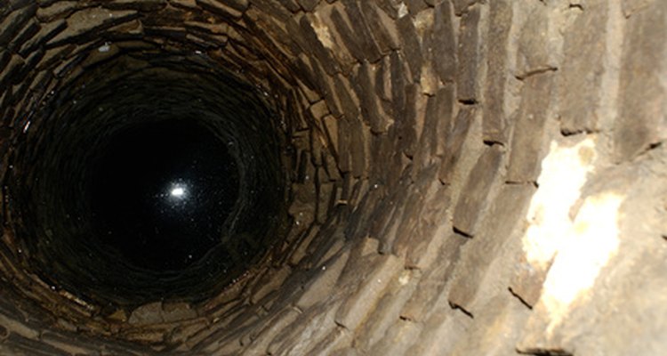 O tubo de revestimento do poço previne o gás metano de migrar para o abastecimento de água