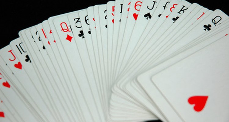 Los juegos de cartas pueden ayudar a tu niño a aprender matemáticas.