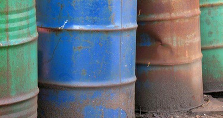 Barris e tambores de petróleo podem ser reutilizados, mas devem ser limpados corretamente