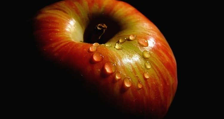 Malt vinegar is made from the fermented juice of the apple.