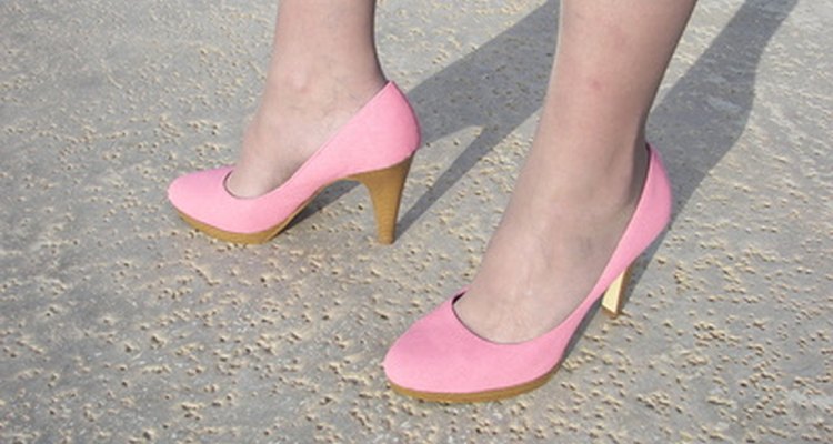 Restore the rosy colour back to your shoes without destroying the suede.