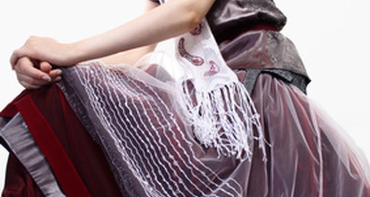 A long, full skirt will look very traditional