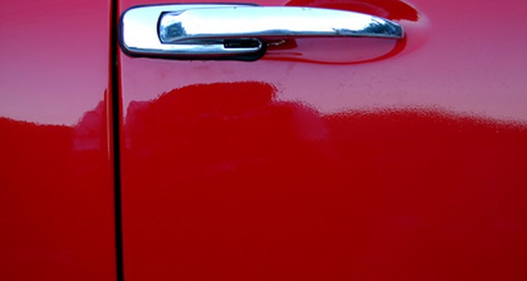 There are subtle differences between metallic and pearl auto paint.
