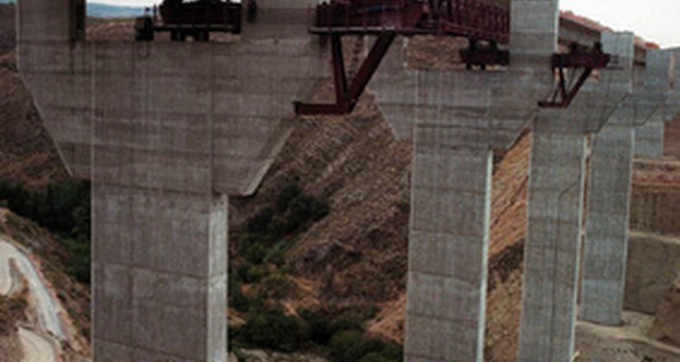 Hay una variedad de reglas que los trabajadores de la construcción deben seguir mientras están en obra.