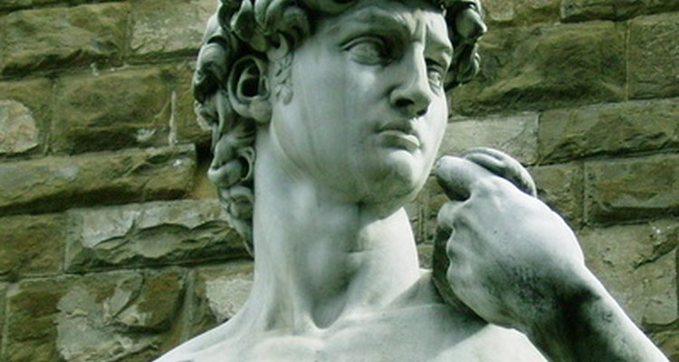 A famosa escultura de Davi na galeria dell'Academia em Florência, Itália