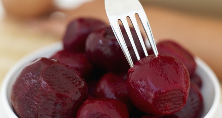 Las remolachas frescas son un sabroso placer para la cena.