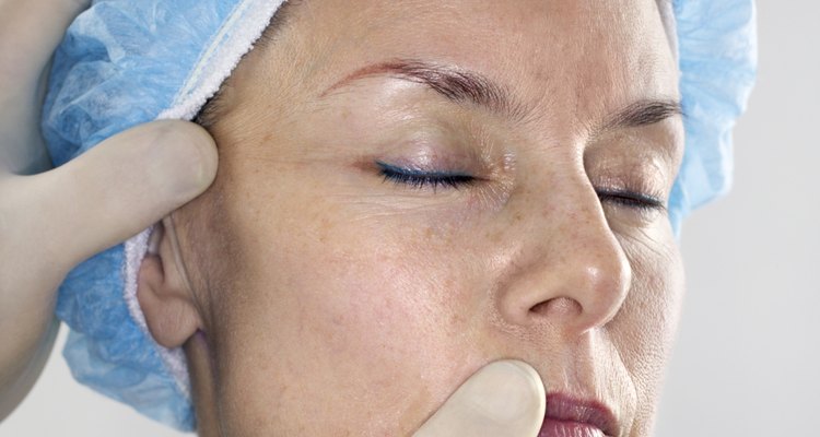 Decida entre um dermatologista e um esteticista