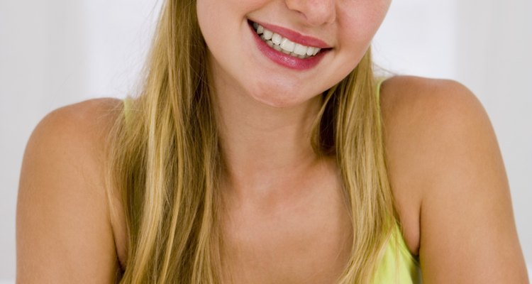 Puedes comprar las mascaras o hacerlas tu misma.