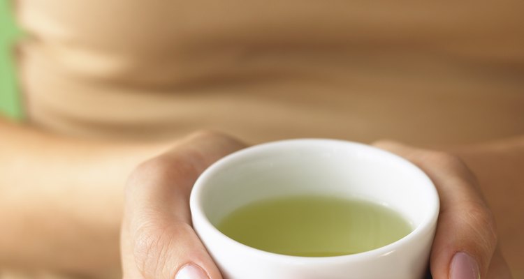 La matcha en polvo se usa para hacer el mejor té verde en la ceremonia del té japonesa.