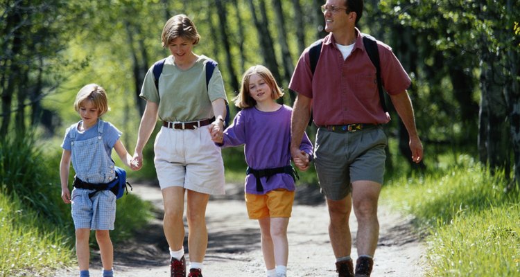 Burlingame dispone de una gran variedad de actividades para los niños, desde senderismo hasta actividades deportivas.