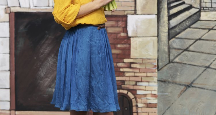 Saias curtas são as favoritas das mulheres – saiba como usá-las a seu favor