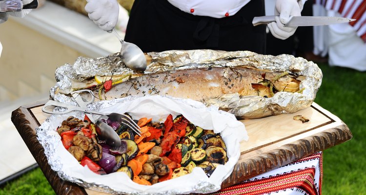 Fish baked in foil and grilled vegetables.