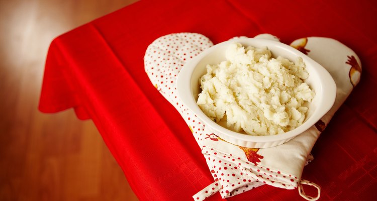 El puré de papas a menudo asume un prominente lugar en la mesa.