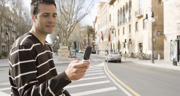 Enviar mensajes de texto mientras se camina evita a los adolescentes (y adultos) ver a dónde van y estar completamente alerta de sus alrededores.
