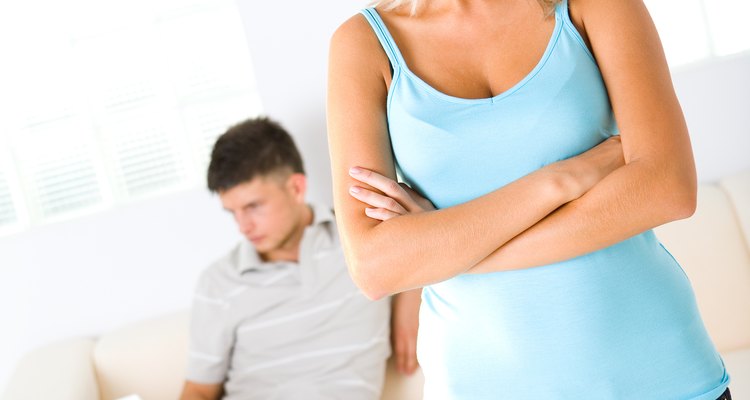 Los hombres emocionalmente inseguros pueden generar peleas en las relaciones.