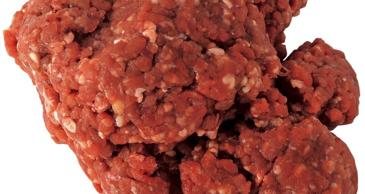 La carne para hamburguesas en mal estado puede contener bacterias peligrosas.