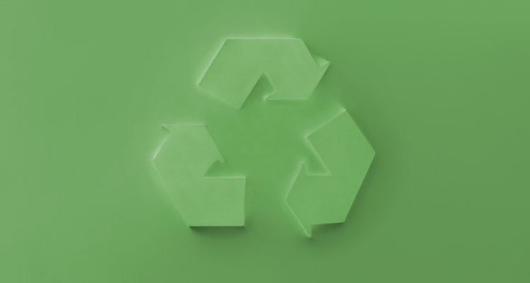 Triángulo símbolo de reciclaje.