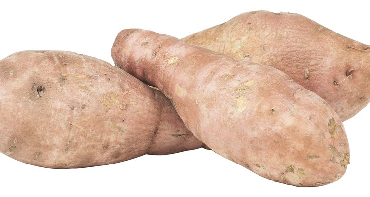 Os legumes amarelos, como a batata doce, contém nutrientes benéficos e podem prevenir o câncer