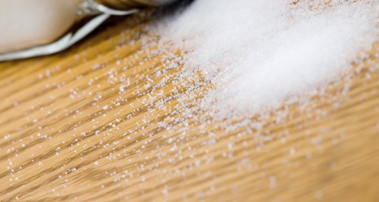 Sal adiciona sabor, mas muito sal pode arruinar o prato