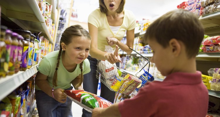 Las familias con niños problemáticos deben usar todo su sistema de apoyo.