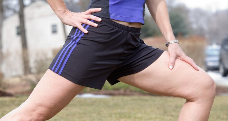 Exercícios e alongamentos podem prevenir a dor na lateral da coxa